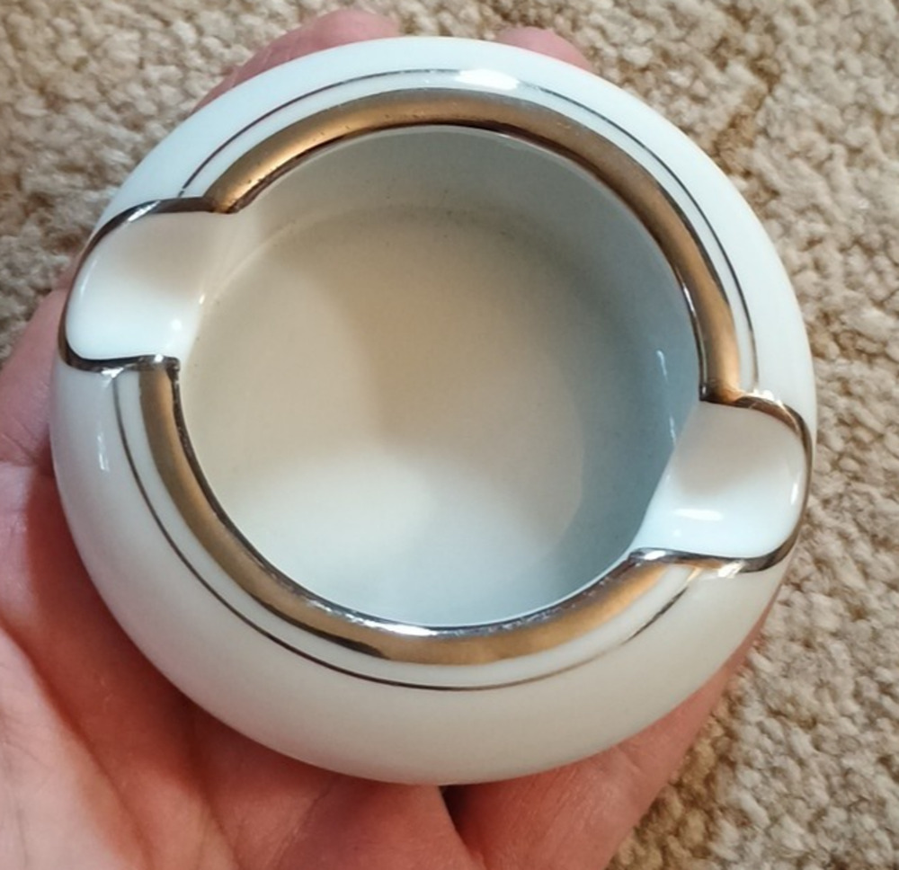 Vtg FUKAGUA White Silver striped Arita Porcelain Round Mini Ashtray-Hand Painted